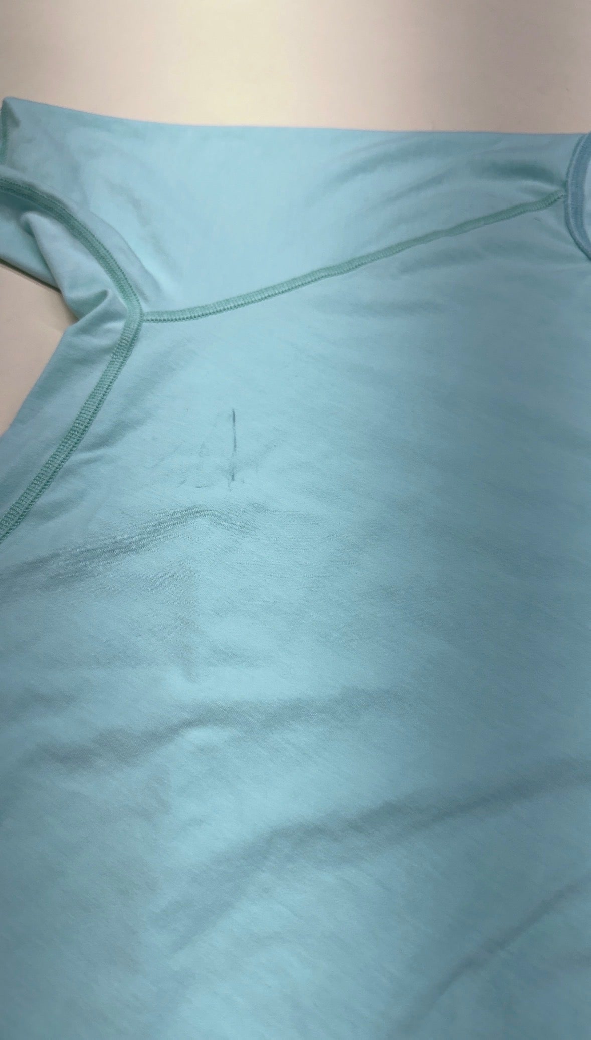 Mint Dojo Rashguard (Cosmetic Damage)